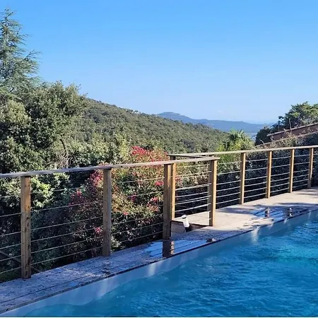 アパート Paradiso T3 Vue Piscine Partagee ポルトヴェッキオ